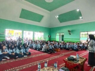 IWO Ajak 500 Siswa SMK di Lampung Timur Bijak dalam Bermedia Sosial