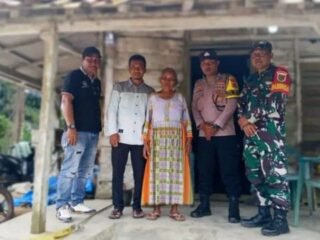 Sinergi Polri dan TNI Bangun Rumah Milik Nenek Ponirah Istri Almarhum Juru Kunci Makam Desa Sriminosari