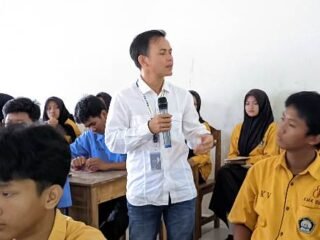 Siswa SMKN Labuhan Maringgai Lamtim Belajar Jurnalistik Kreatif