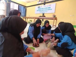 Warga Pesisir Lampung Timur Sumringah, PHE OSES Komitmen Dukung Pengembangan UMKM