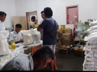 Desa Waringin Jaya Salurkan Bantuan Pangan Non Tunai Kepada 210 Keluarga Penerima Manfaat