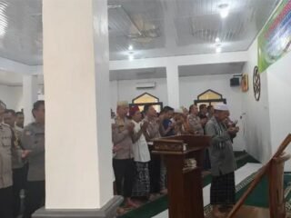 Doa untuk Negeri: Polres Lampung Timur Laksanakan Salat Ghaib bagi Korban Banjir dan Longsor di Sumatera