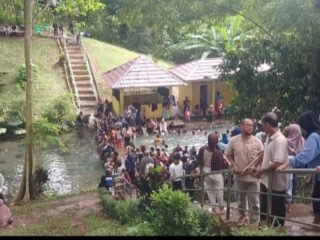 Ribuan Wisatawan Lokal Lampung Penuhi Taman Nasional Cagar Budaya Purbakala Di Tahun Baru 2026