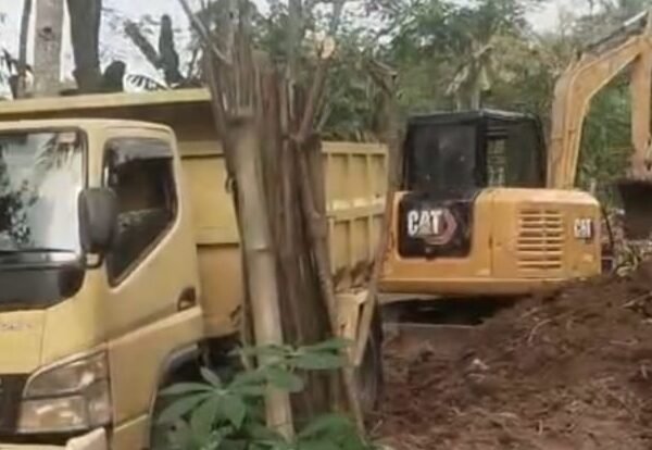 Lagi-Lagi, Diduga Galian C Keruk Tanah Di  Kecamatan Labuhan Maringgai  Tidak Mengantongi Izin Lingkungan .