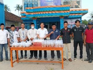 IWO dan HMNI Lampung Timur Berbagi Takjil, Wujud Kepedulian Sosial di Bulan Ramadhan