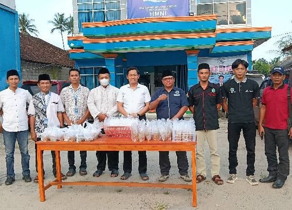 IWO dan HMNI Lampung Timur Berbagi Takjil, Wujud Kepedulian Sosial di Bulan Ramadhan