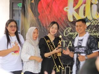 Juara 1 KDI Intan Putri asal Lampung Timur Didatangi Bos HS dan AWater