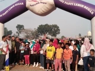 Meriahkan HUT RI Ke-81, Kecamatan Bandar Sribawono Gelar Jalan Sehat