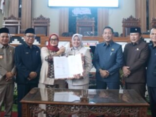 Bupati Ela dan DPRD Lamtim Kompak Sahkan Kerangka Anggaran 2027