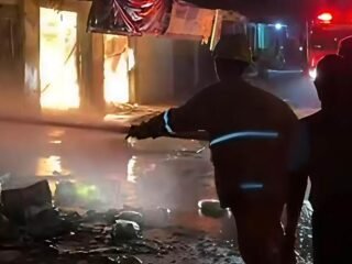 Api Lahap 4 Ruko di Pasar Lamtim, Damkar Butuh 2 Jam Padamkan